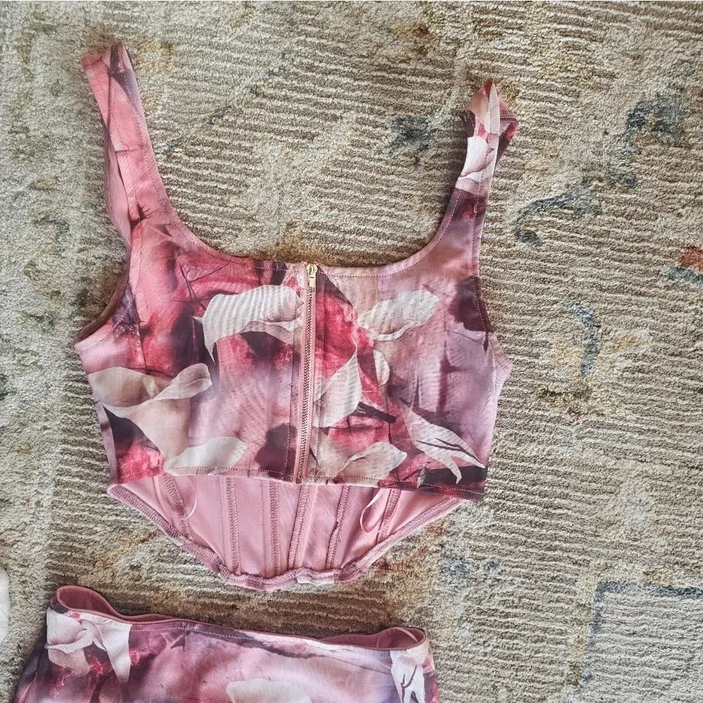 Blanc pink floral Maxi Skirt with Corset style top that zips up in back. Sz sm, - Picture 5 of 8